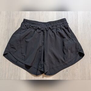 Lululemon Black Tracker Shorts - 6 - Preloved